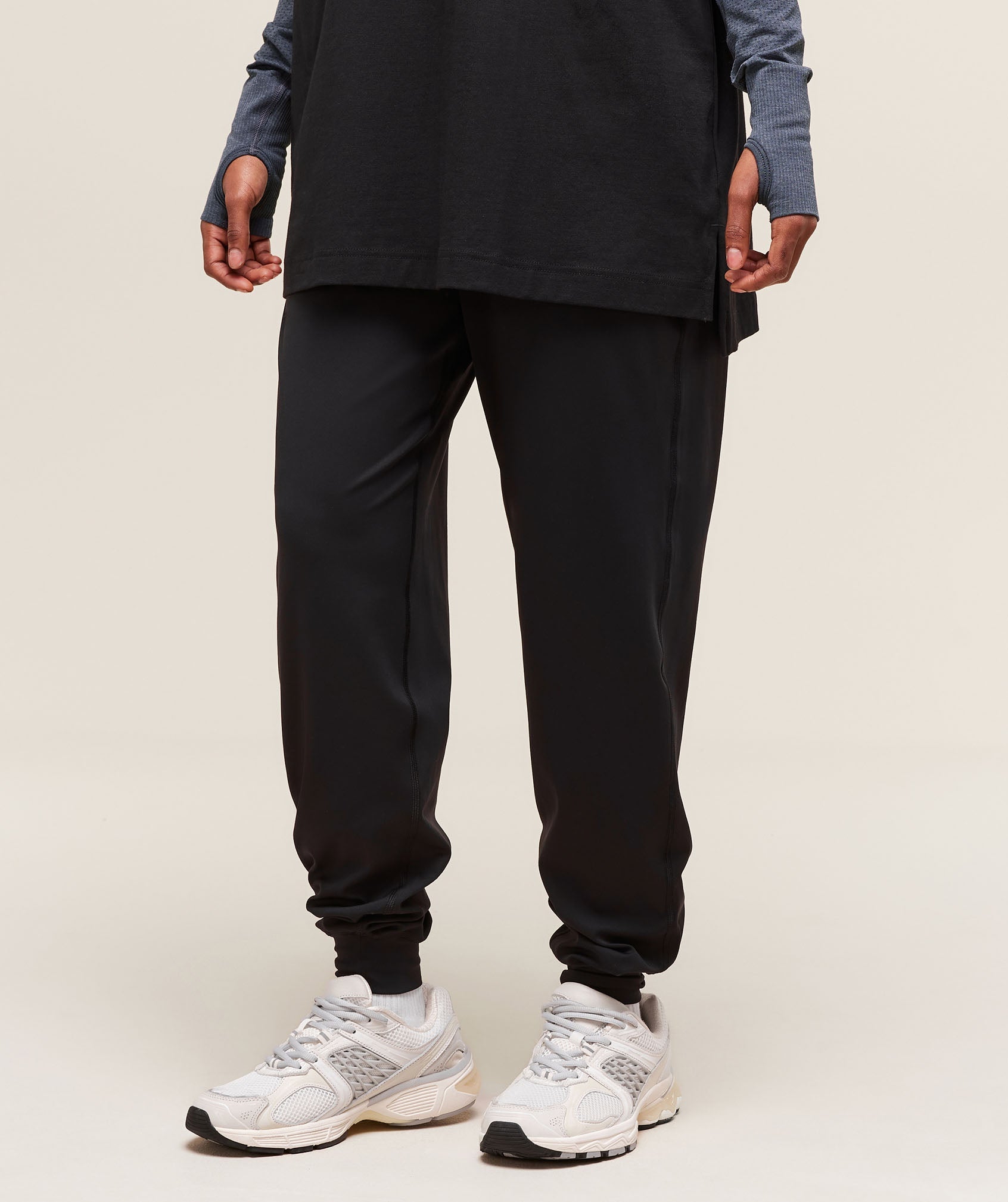Covered Joggers Oversized Fit - Image 3