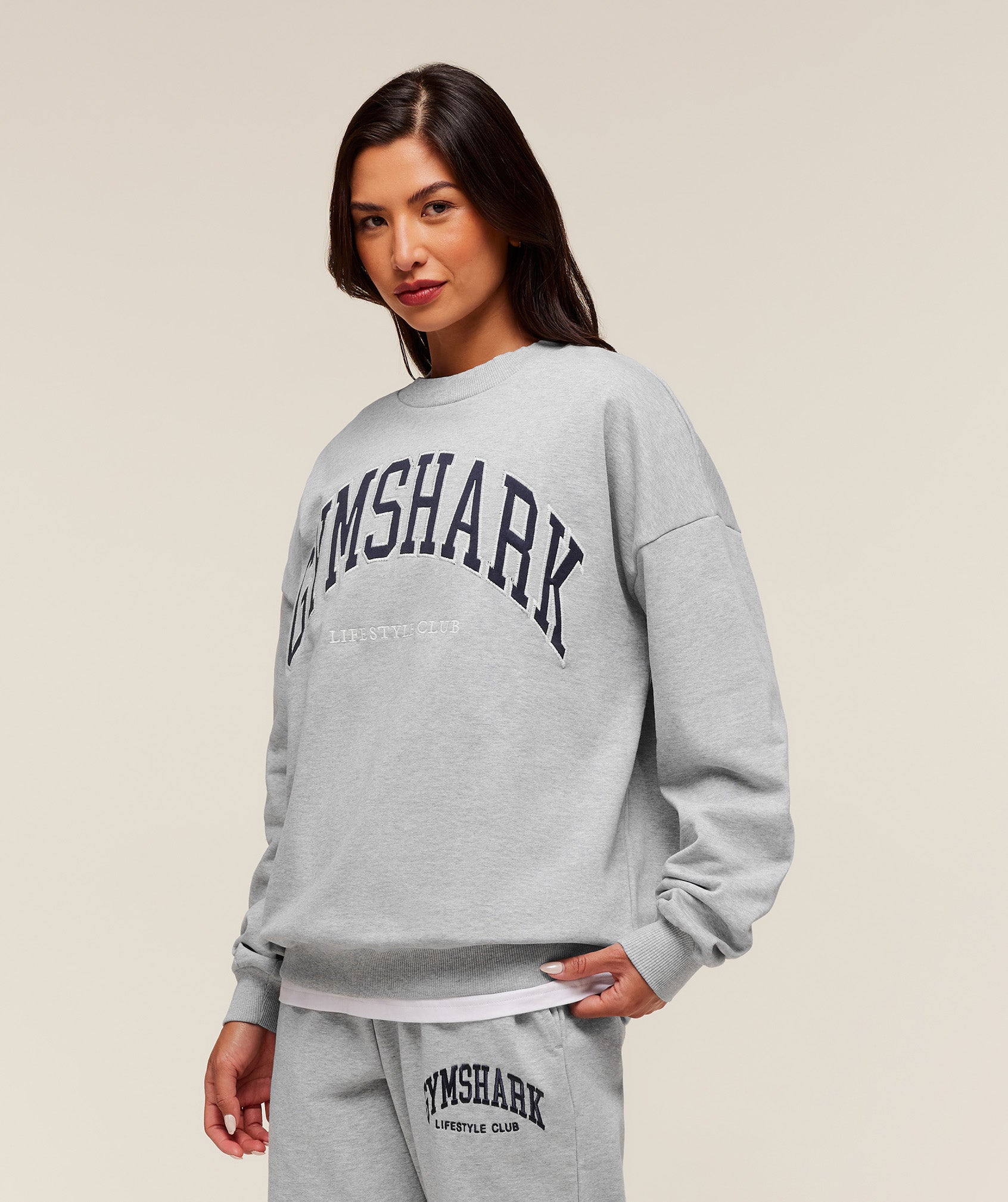 Collegiate Graphic Crew Neck Pullover Oversized Fit - Image 4