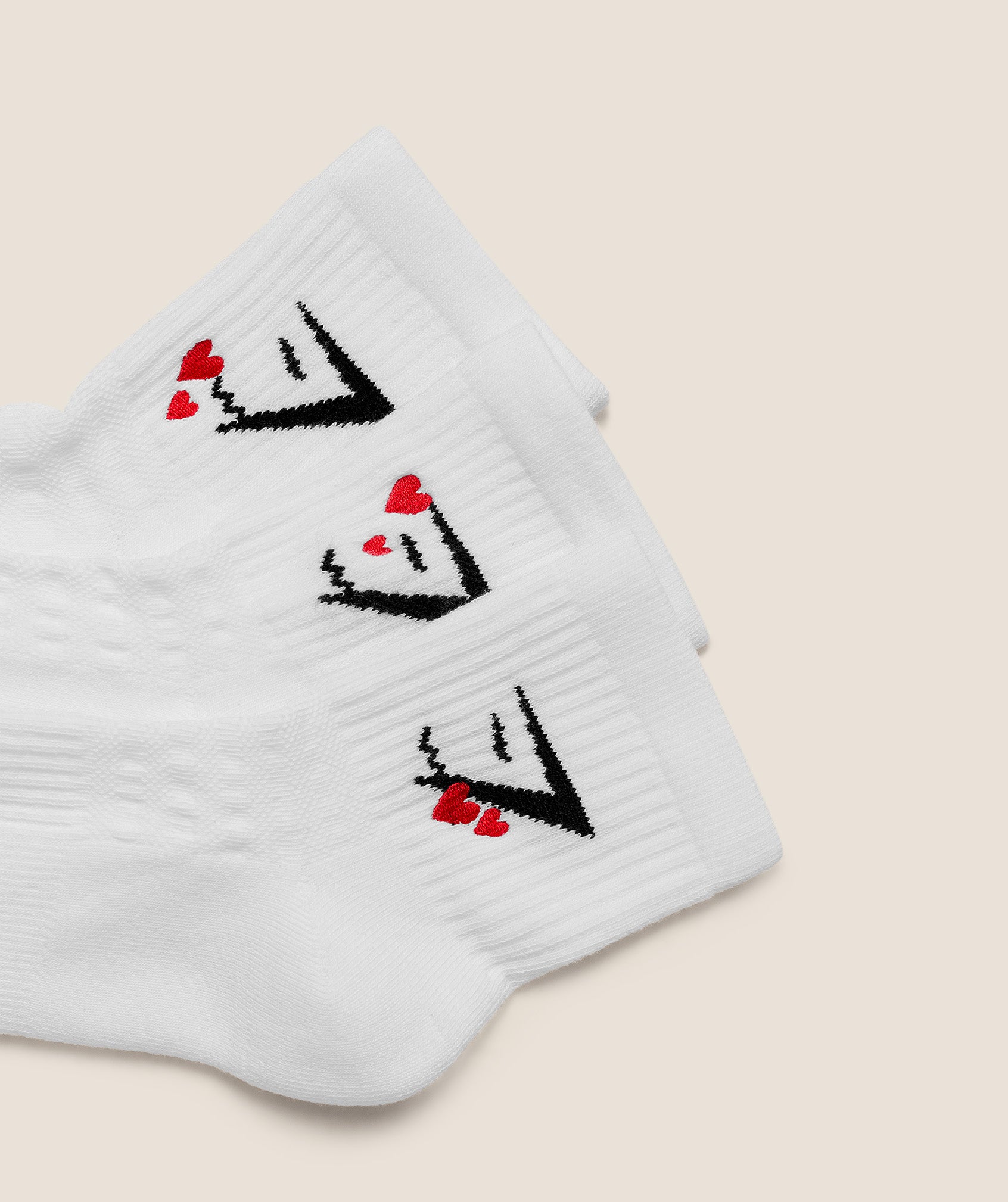 Alternative view of Sharkhead Hearts Graphic Midi 3Pk