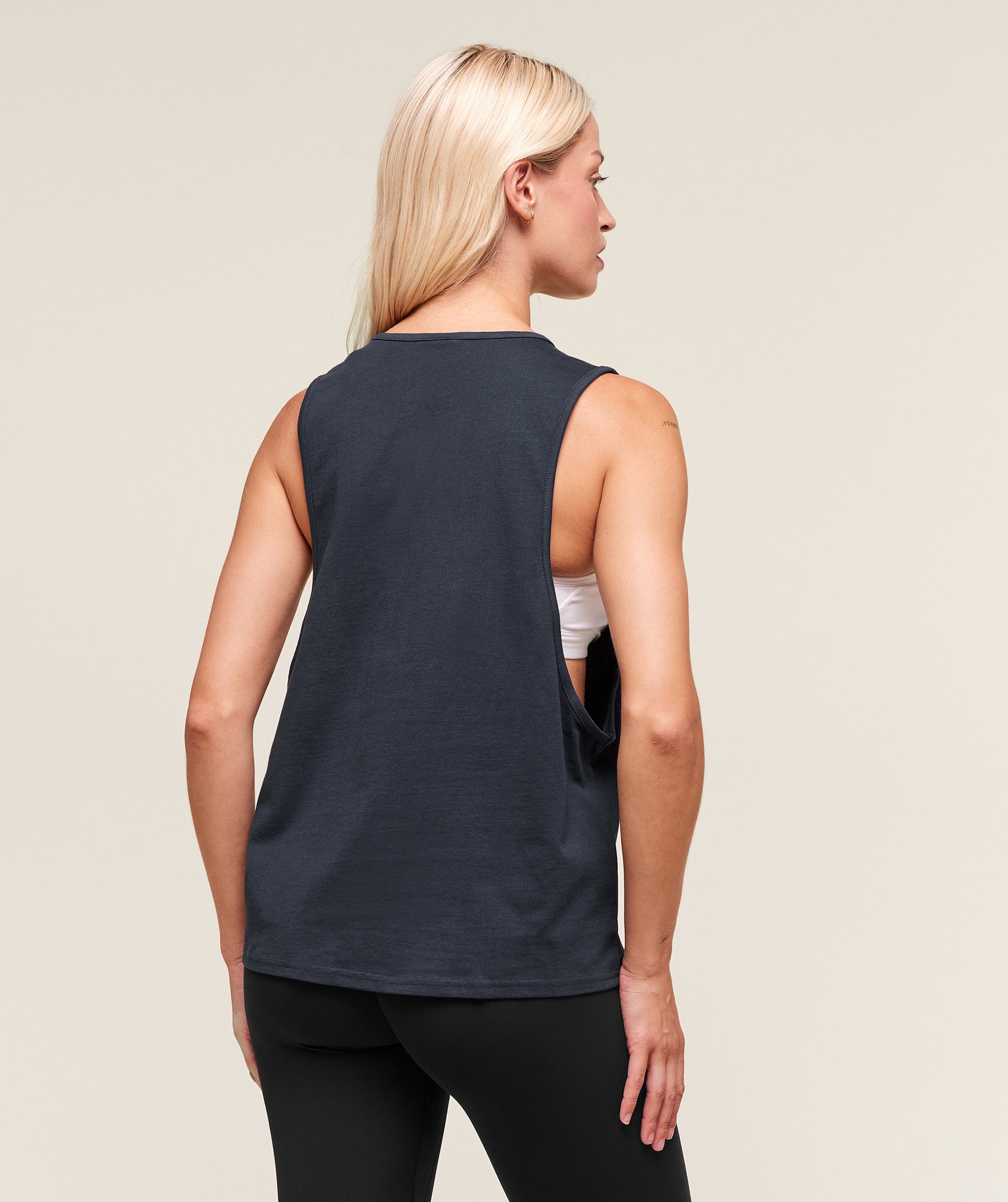 Alternative view of Training Drop Arm Tank Oversized Fit
